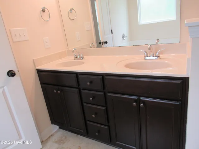 $1,675 | 136 Laredo Drive, Jacksonville, NC 28540