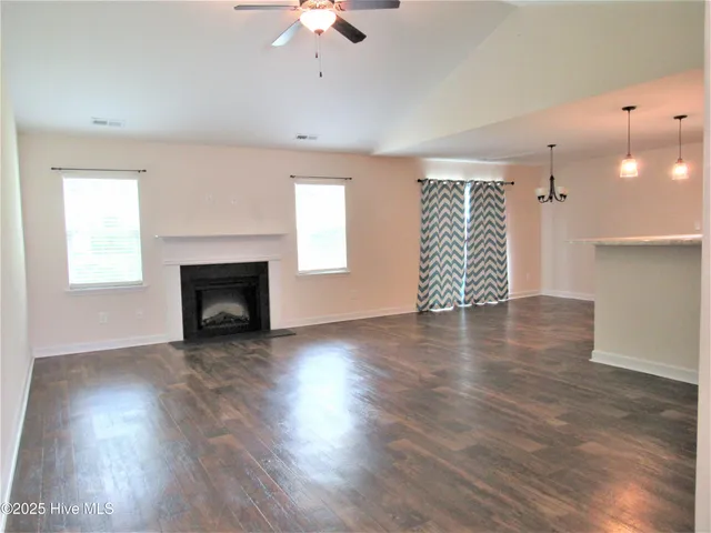 $1,675 | 136 Laredo Drive, Jacksonville, NC 28540