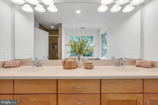 $1,132,000 | 4016 Halsey Court, Kensington, MD 20895