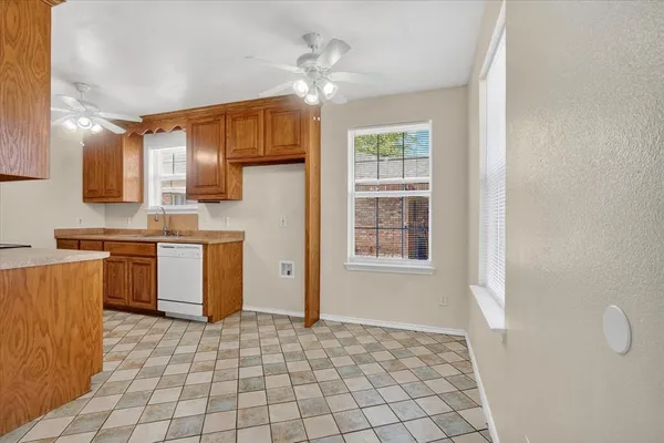 $1,575 | 509 West Cedar Street, Gunter, TX 75058