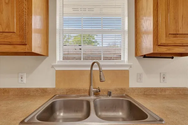 $1,575 | 509 West Cedar Street, Gunter, TX 75058