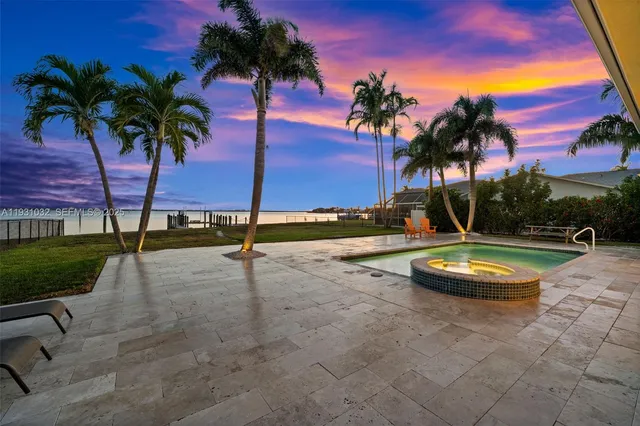 $1,750,000 | 264 Bayshore Drive, Cape Coral, FL 33904