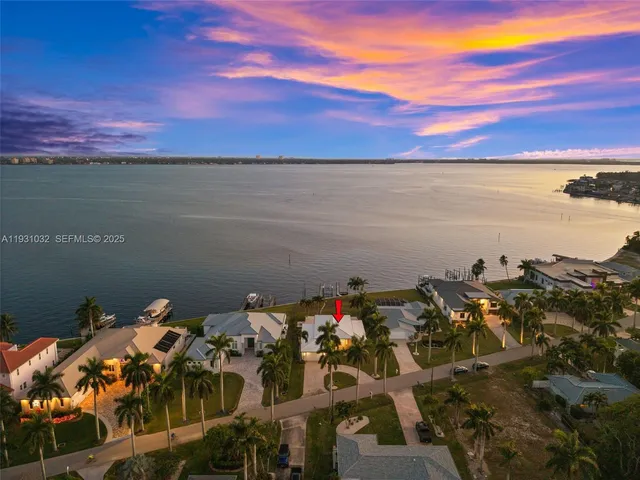 $1,750,000 | 264 Bayshore Drive, Cape Coral, FL 33904