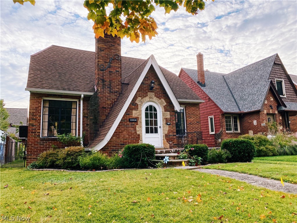 18016 Maplecliff Road Cleveland, OH 44119 - Photo 2 of 34 Gallery Image 2
