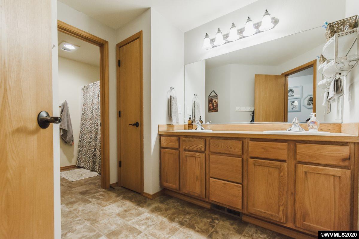 30416 Rancho Road Lebanon, OR 97355 - Photo 26 of 42 Gallery Image 26