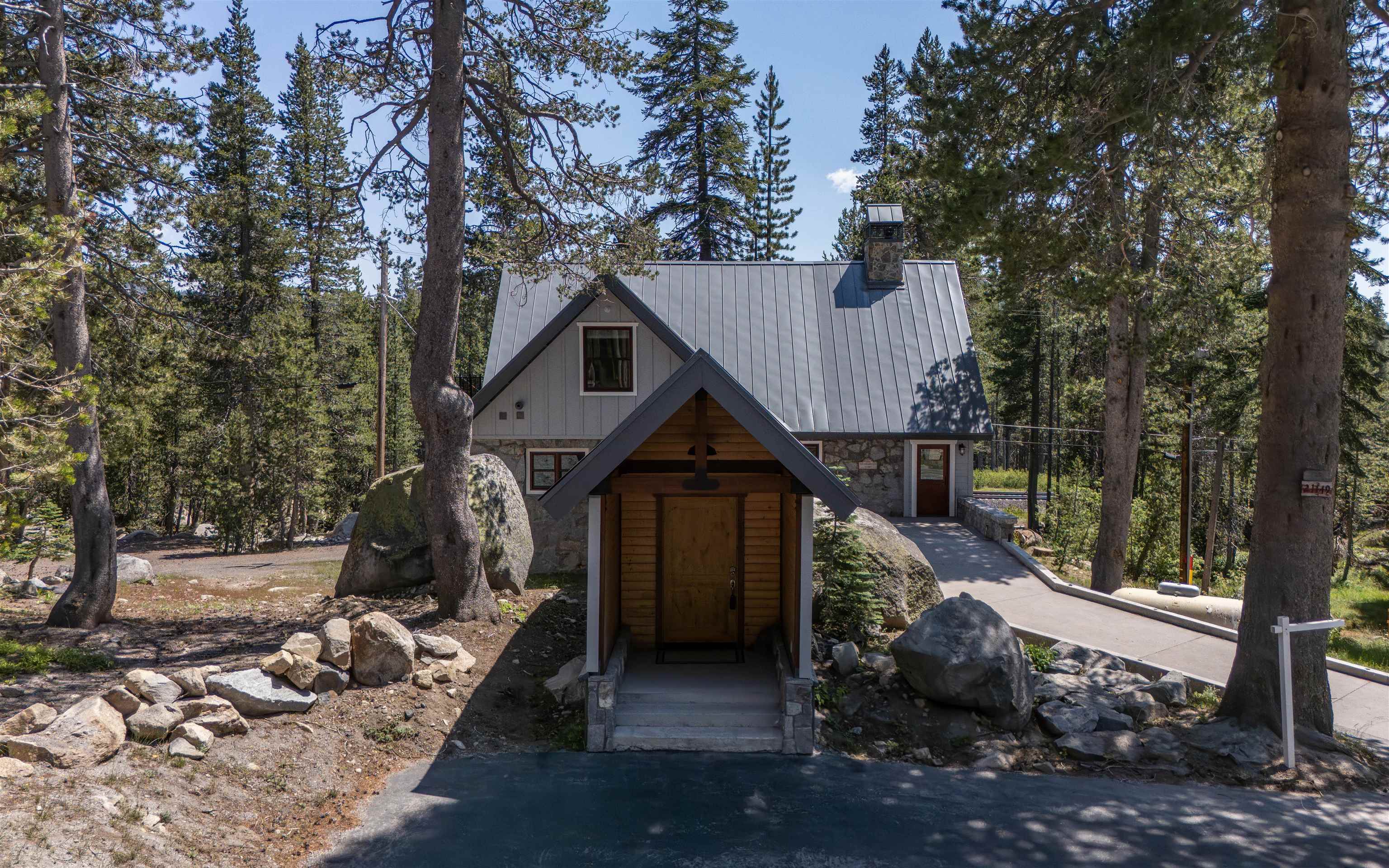 21149 Donner Pass Road Soda Springs, CA 95728 - Photo 3 of 28