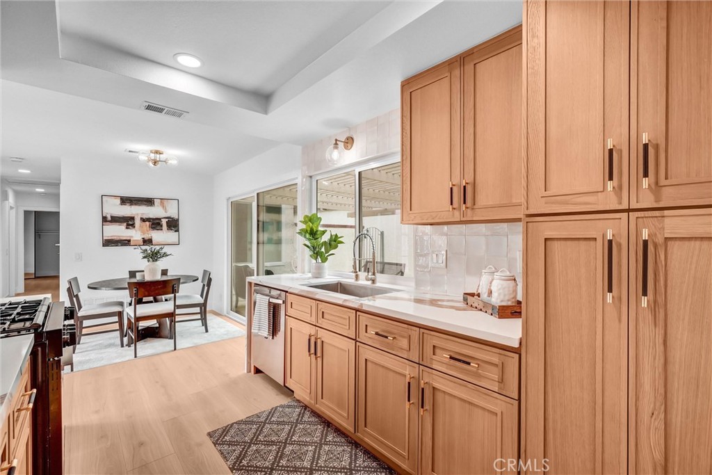 14332 Pinewood Road Tustin, CA 92780 - Photo 19 of 56
