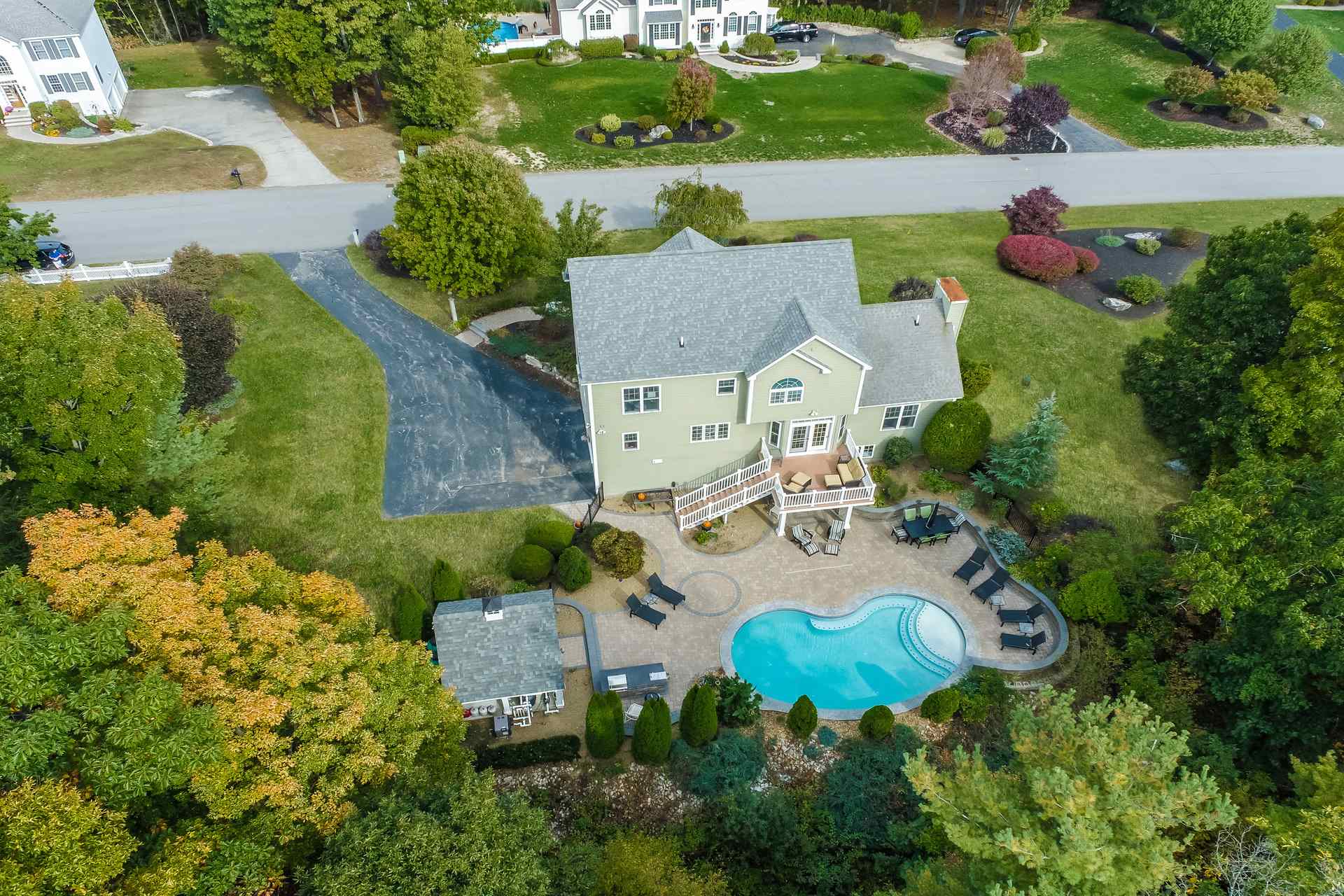 81 Searles Road Windham, NH 03087 - Photo 3 of 40