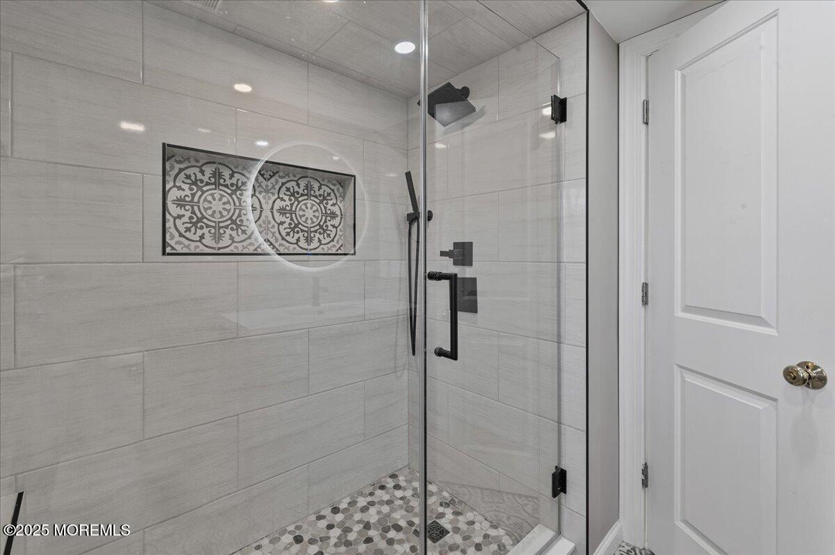 525 Riverwood Avenue Point Pleasant, NJ 08742 - Photo 20 of 30 a bathroom with a shower and a shower