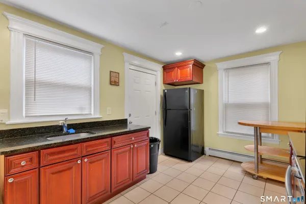 $350,000 | 382 Vine Street, Hartford, CT 06112