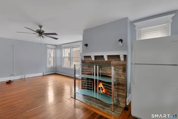 $350,000 | 382 Vine Street, Hartford, CT 06112