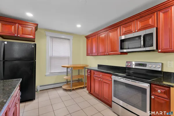 $350,000 | 382 Vine Street, Hartford, CT 06112