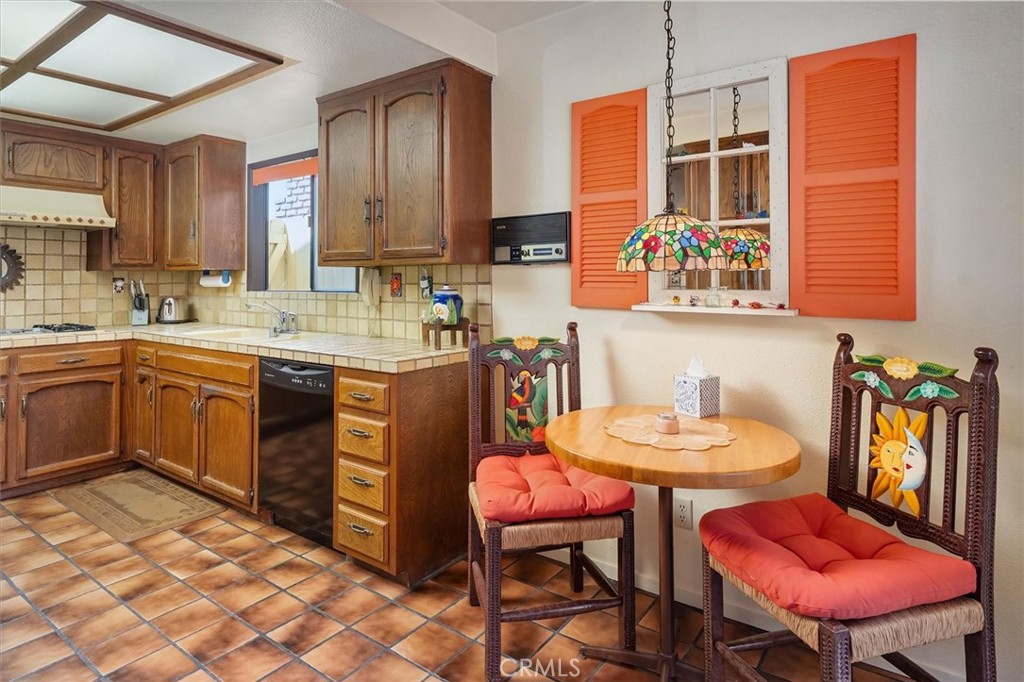 537 3rd Street Manhattan Beach, CA 90266 - Photo 12 of 37