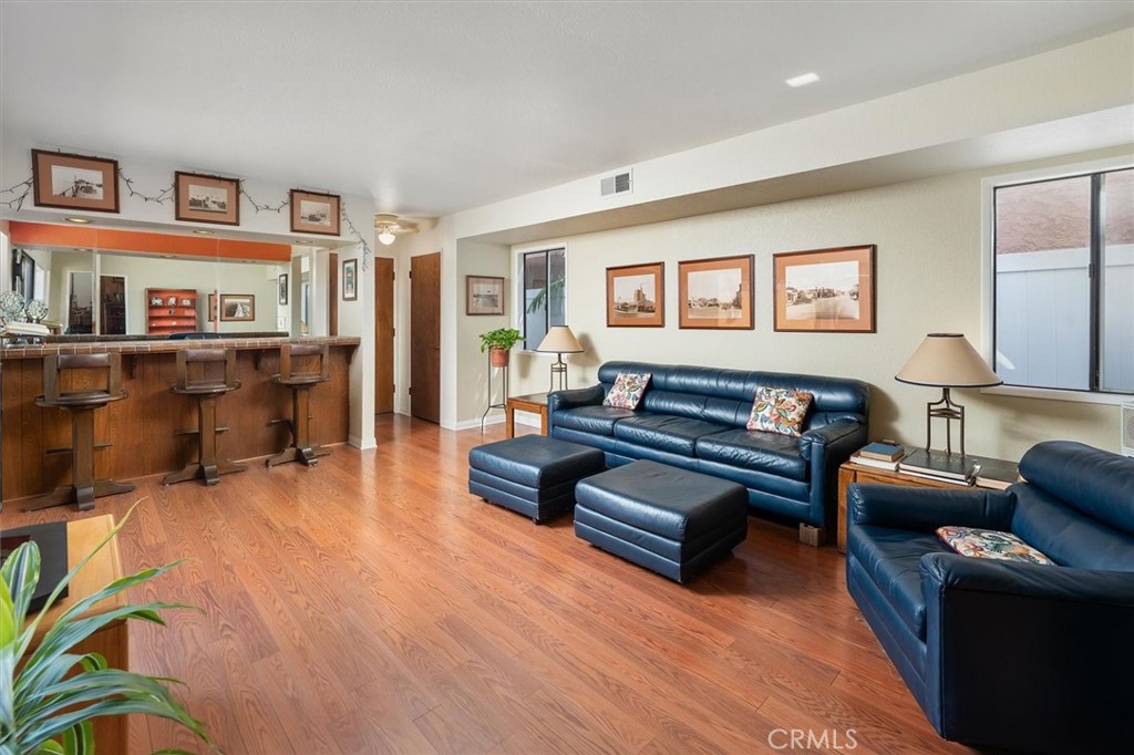 537 3rd Street Manhattan Beach, CA 90266 - Photo 14 of 37