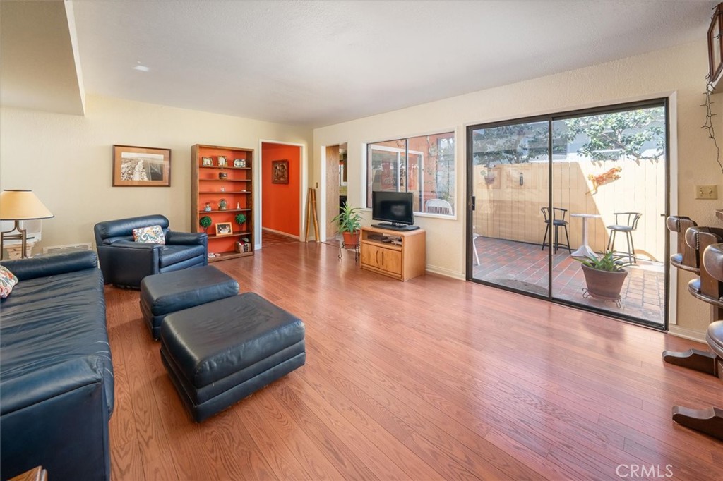 537 3rd Street Manhattan Beach, CA 90266 - Photo 15 of 37