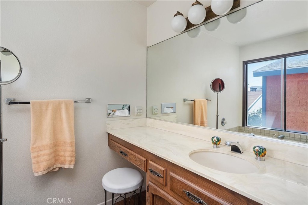 537 3rd Street Manhattan Beach, CA 90266 - Photo 28 of 37