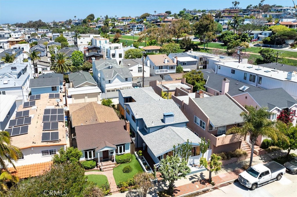 537 3rd Street Manhattan Beach, CA 90266 - Photo 5 of 37