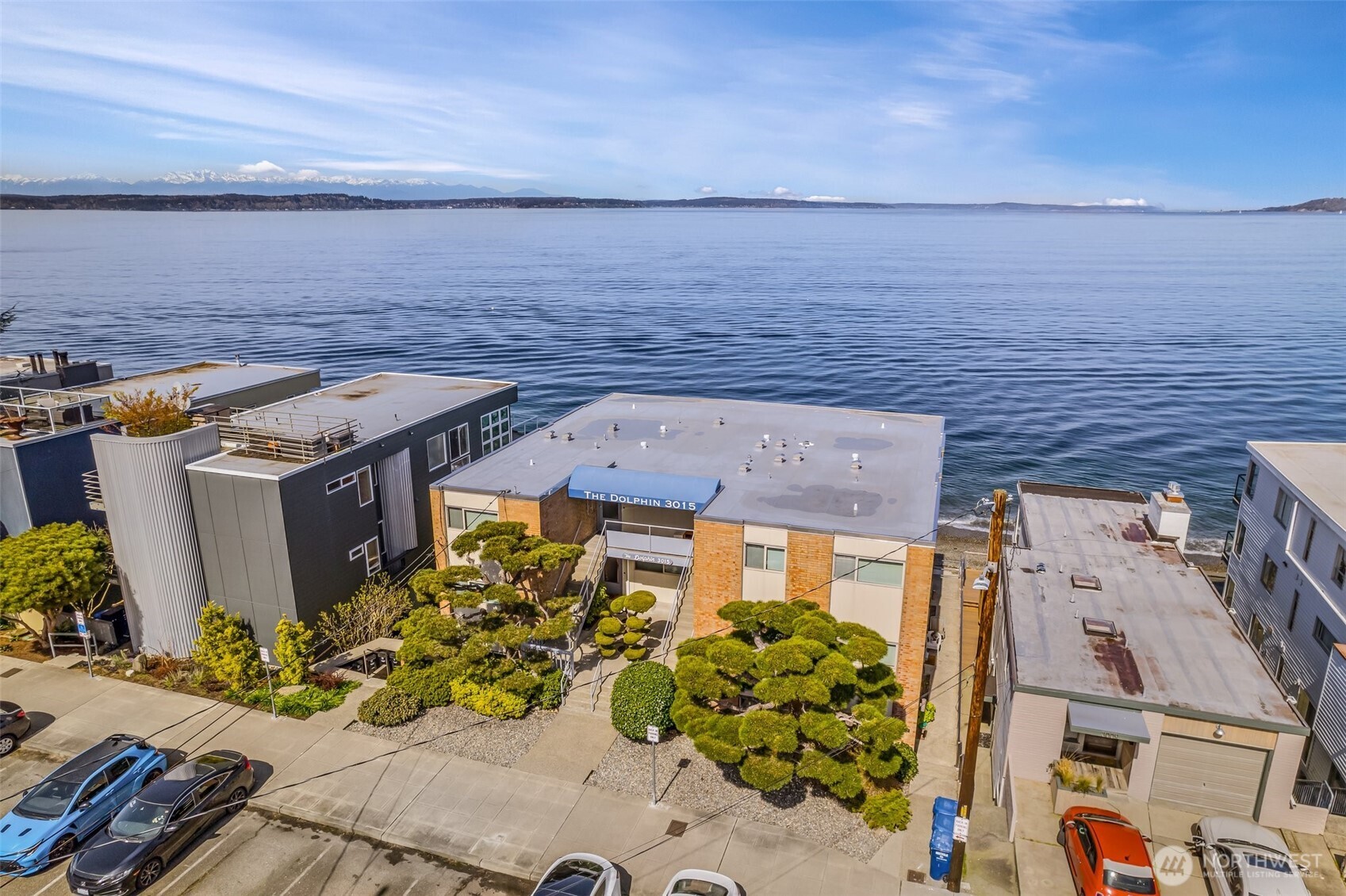 3015 Alki Avenue Southwest Seattle, WA 98116 - Photo 2 of 39