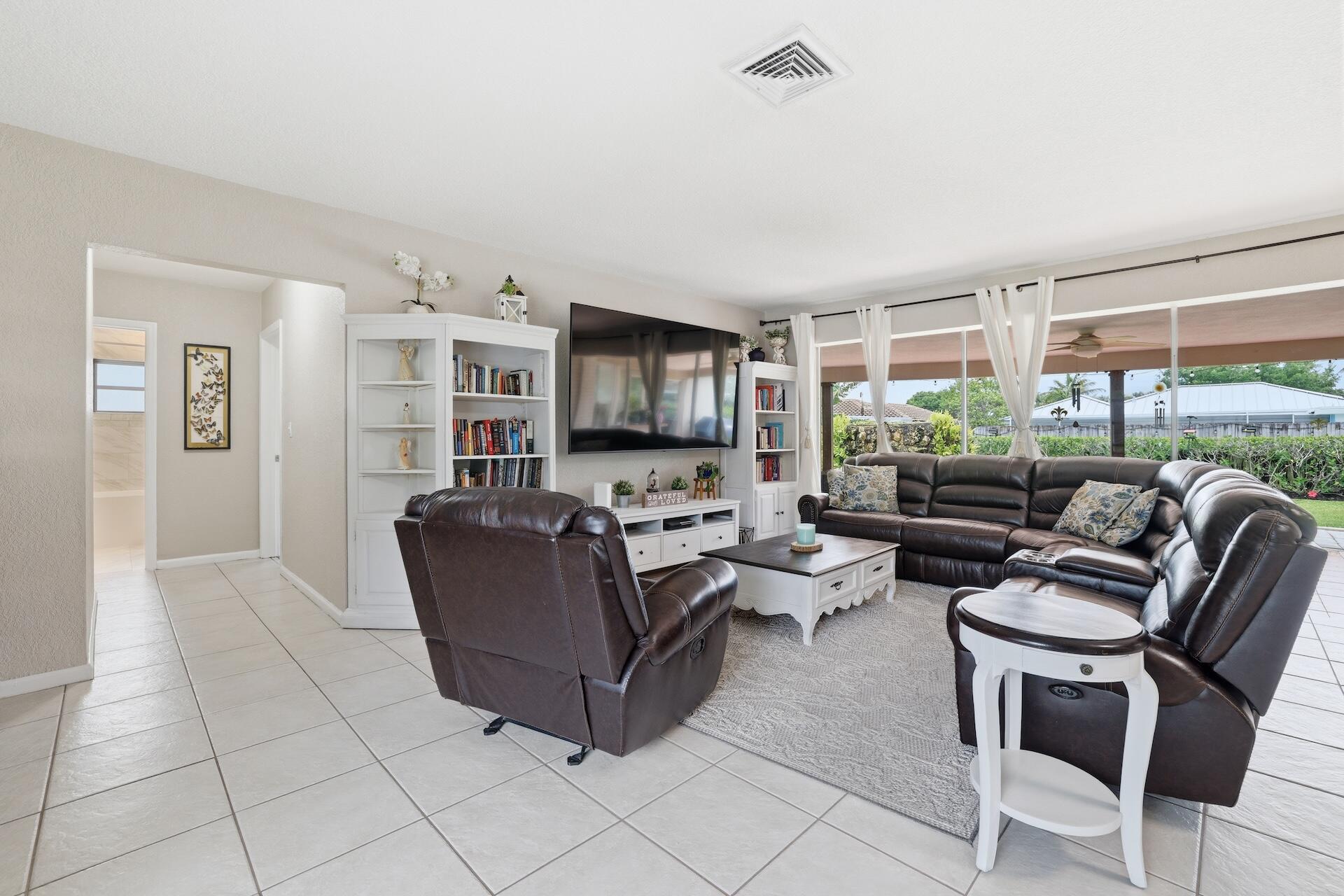1165 Southwest 12th Road Boca Raton, FL 33486 - Photo 5 of 32 0H8A9185
