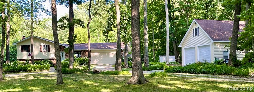 5500 Hartland Road Fenton, MI 48430 - Photo 1 of 28