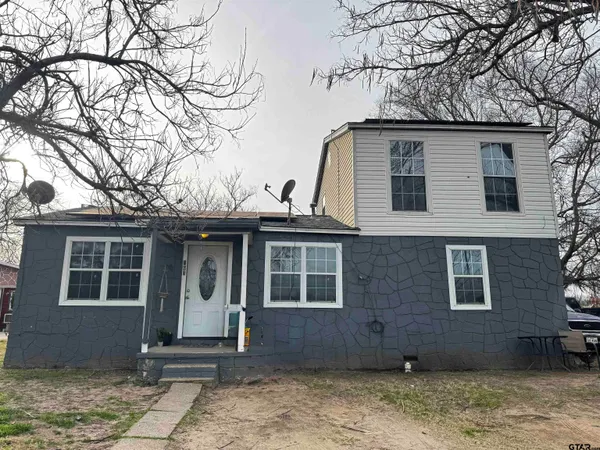 $269,900 | 108 South Ellis Avenue, Mount Pleasant, TX 75455