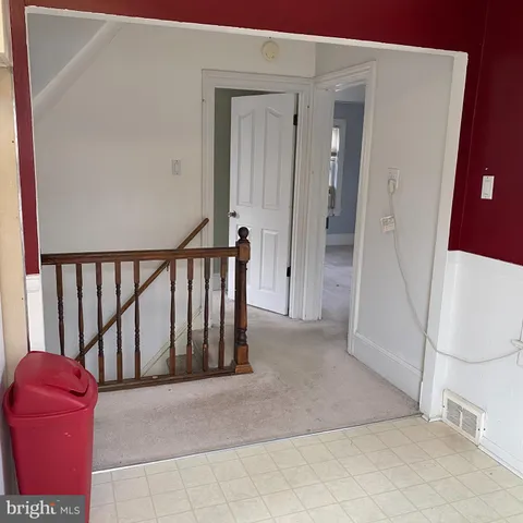 a view of entryway with a door