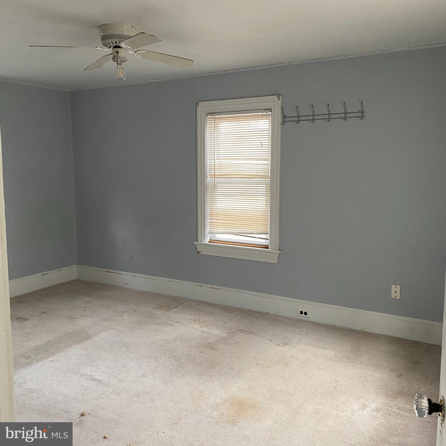 328 328-apt B Broadway Street South, Unit B Pitman, NJ 08071 - Photo 15 of 20 an empty room with a window