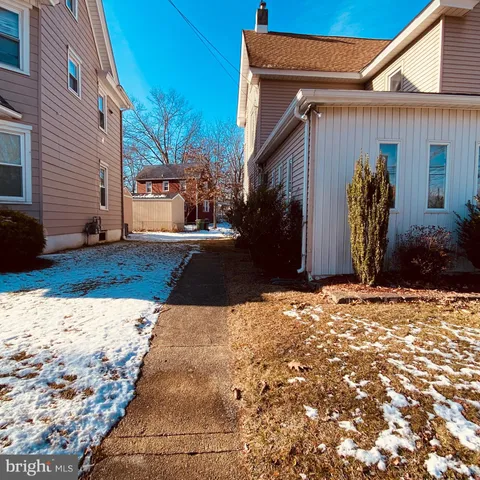 $1,700 | 328 328-apt B Broadway Street South, Unit B, Pitman, NJ 08071