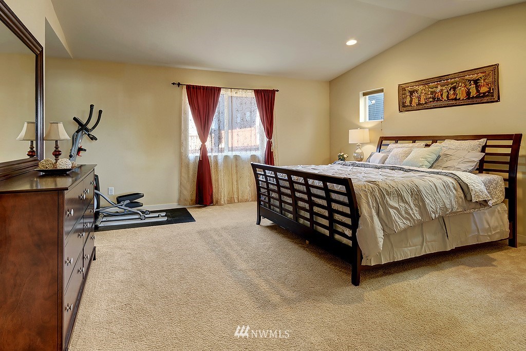 22317 36th Avenue Southeast Bothell, WA 98021 - Photo 13 of 19