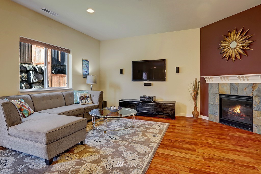 22317 36th Avenue Southeast Bothell, WA 98021 - Photo 4 of 19