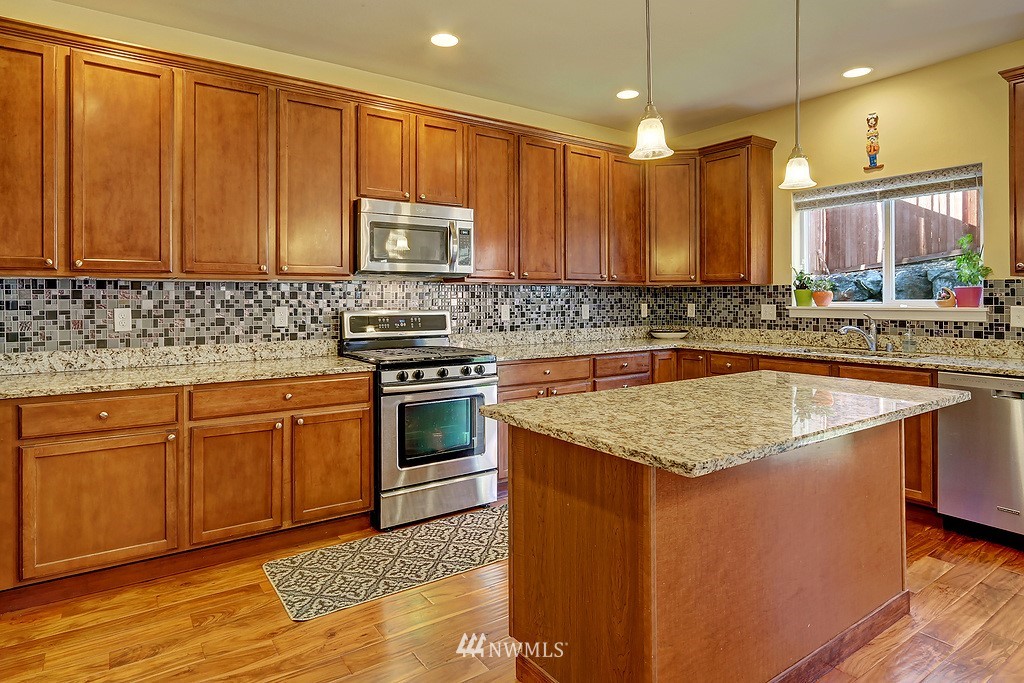 22317 36th Avenue Southeast Bothell, WA 98021 - Photo 8 of 19