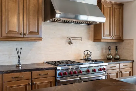 $4,150,000 | 18264 Avenida Manantial, Rancho Santa Fe, CA 92067