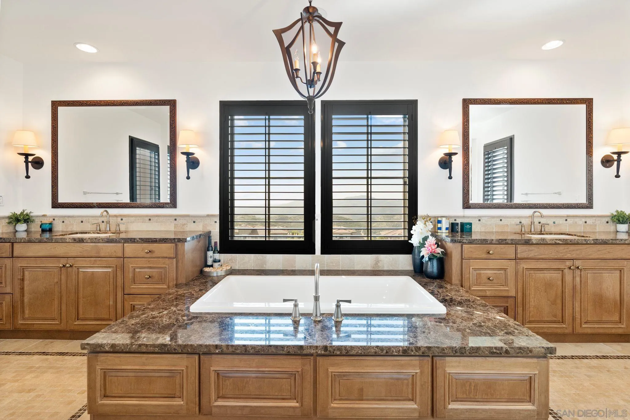 18264 Avenida Manantial Rancho Santa Fe, CA 92067 - Photo 19 of 54