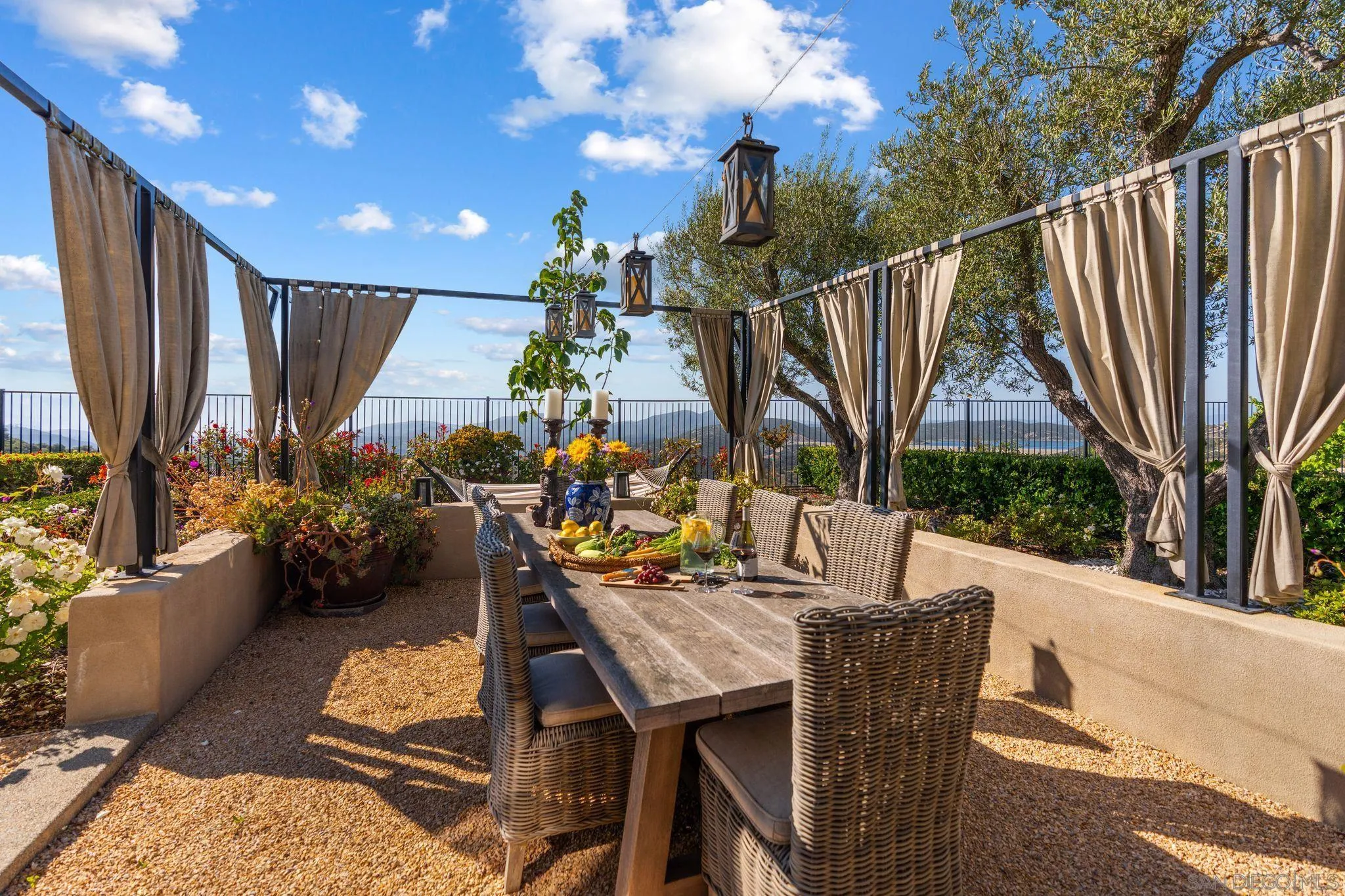 18264 Avenida Manantial Rancho Santa Fe, CA 92067 - Photo 21 of 54