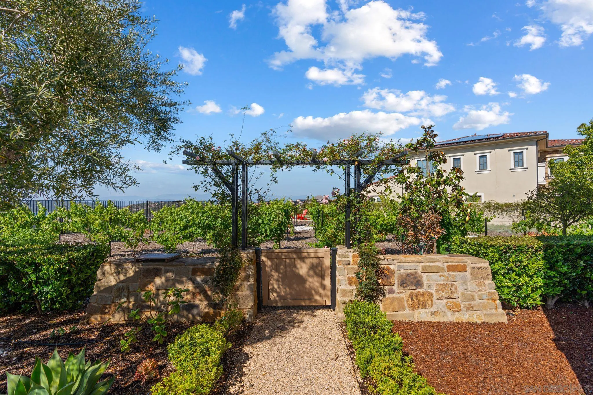 18264 Avenida Manantial Rancho Santa Fe, CA 92067 - Photo 23 of 54