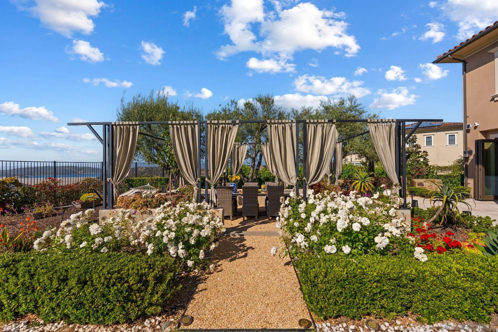 18264 Avenida Manantial Rancho Santa Fe, CA 92067 - Photo 31 of 54