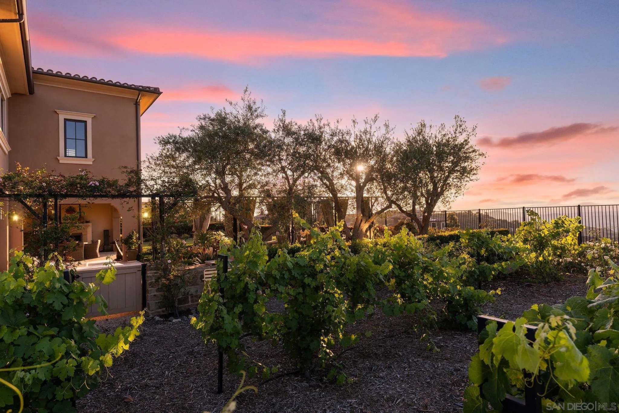 18264 Avenida Manantial Rancho Santa Fe, CA 92067 - Photo 36 of 54