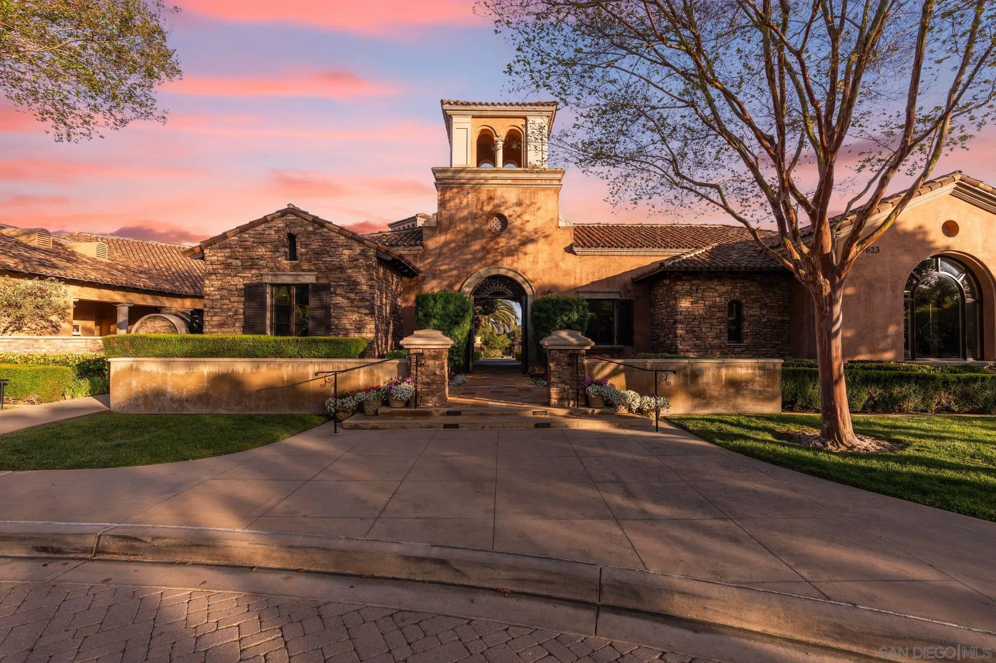 18264 Avenida Manantial Rancho Santa Fe, CA 92067 - Photo 47 of 54