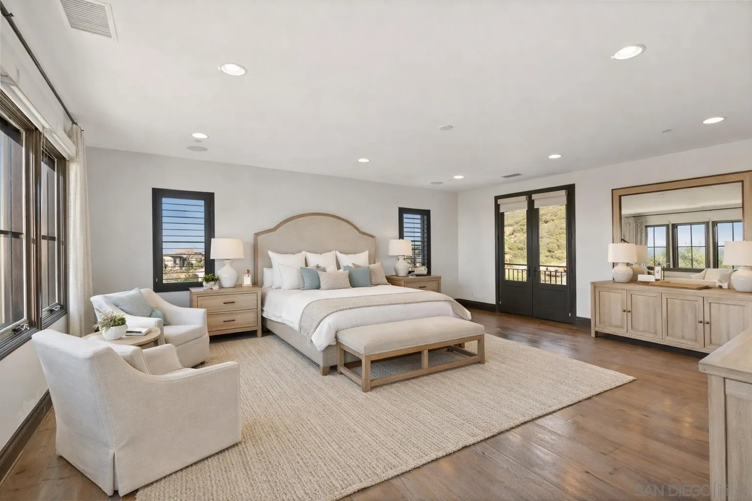 18264 Avenida Manantial Rancho Santa Fe, CA 92067 - Photo 9 of 54