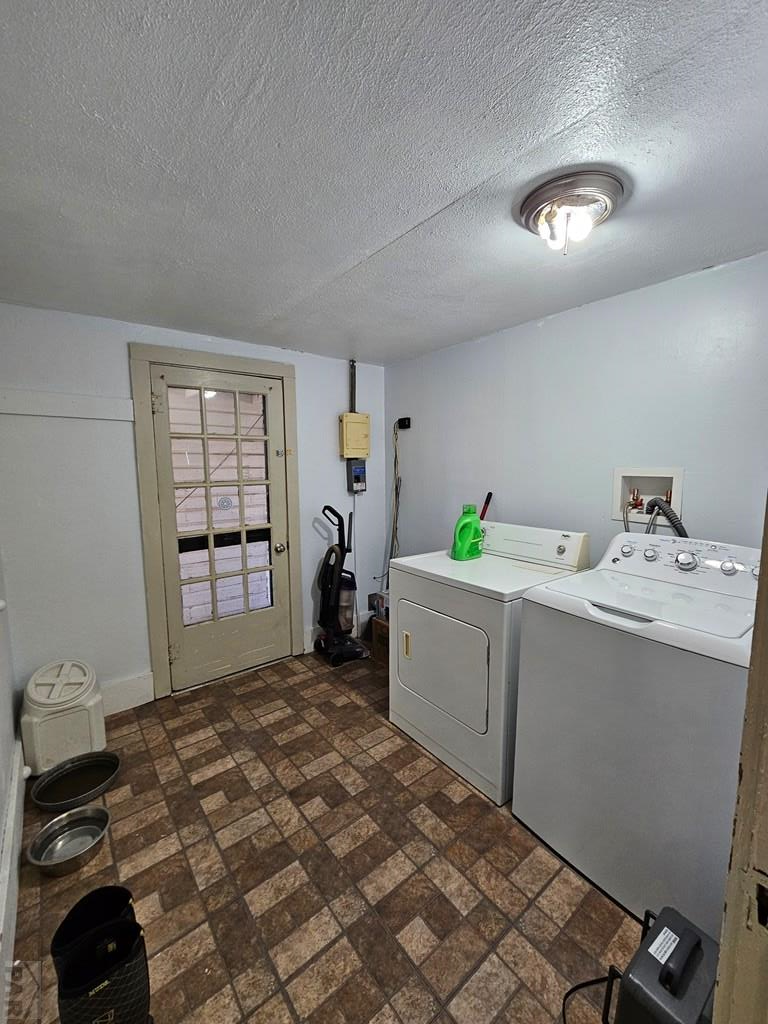 1049 Tipton Street Springfield, CO 81073 - Photo 15 of 20 a room with a sink and a window
