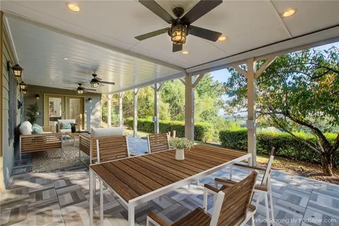 $899,900 | 322 Tupelo Trail, Canton, GA 30114