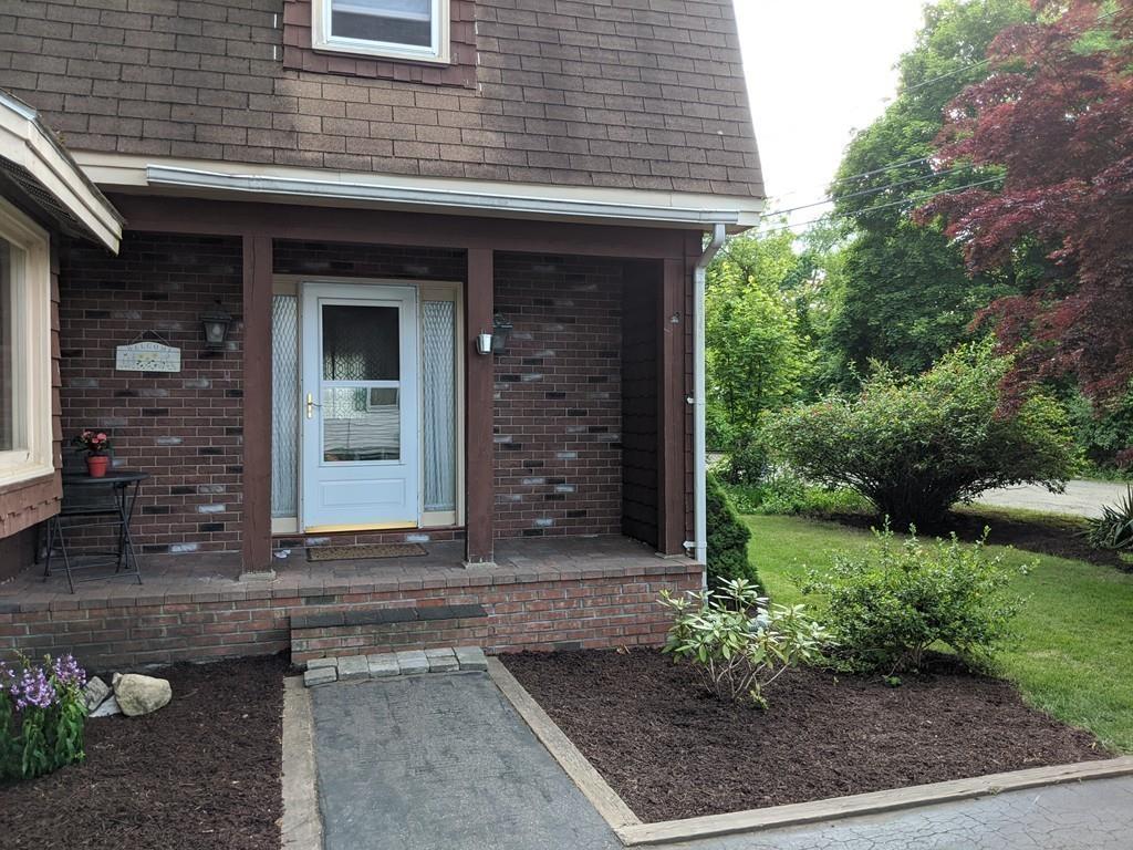 7 Rose Lane Worcester, MA 01607 - Photo 2 of 42 Gallery Image 2
