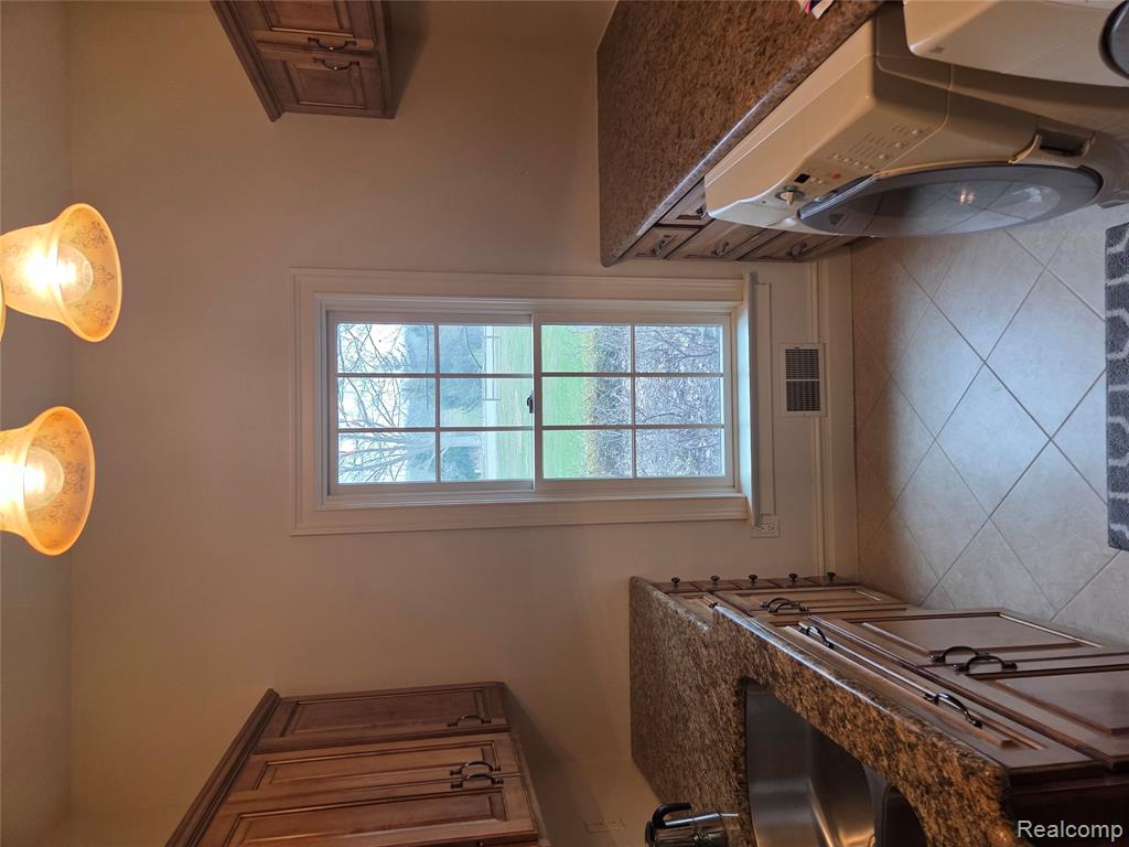 900 North Maxfield Road Brighton, MI 48114 - Photo 17 of 30