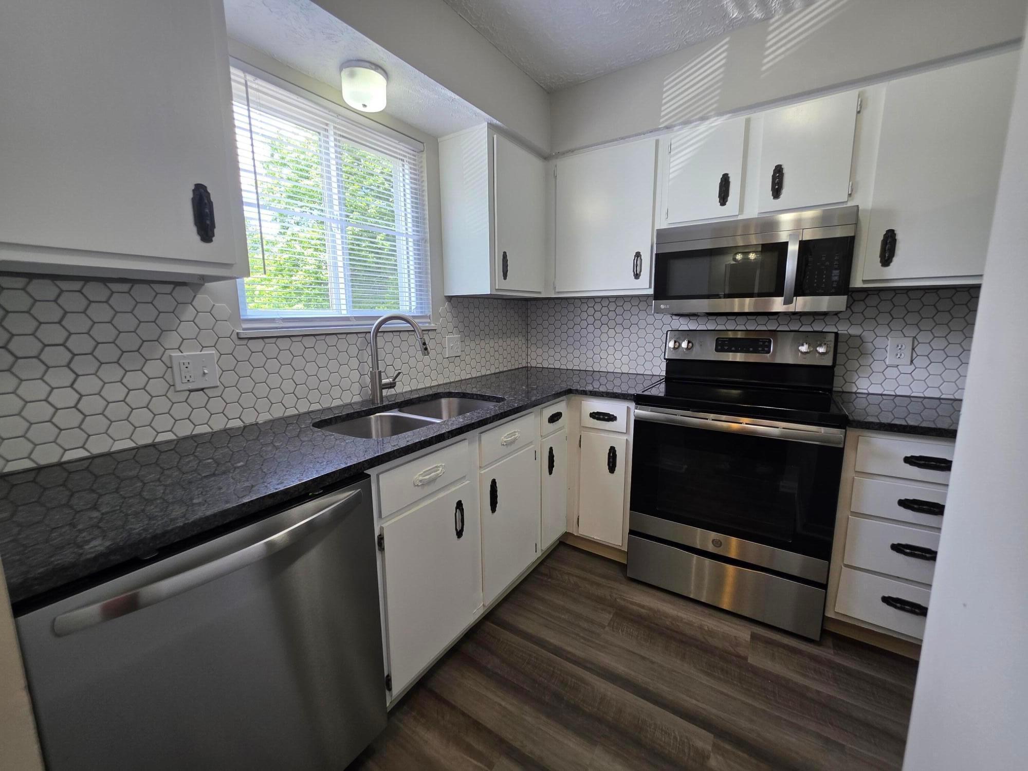 942 South Spring Road Westerville, OH 43081 - Photo 4 of 22