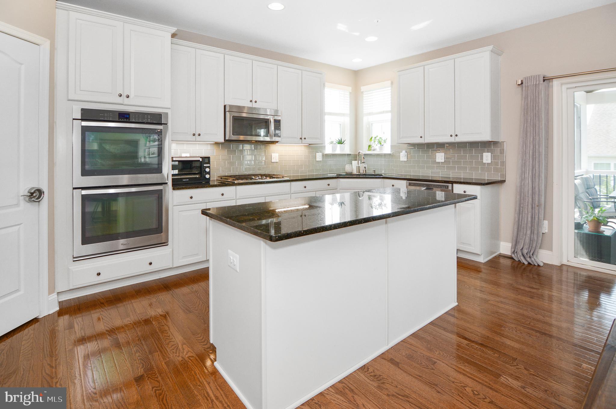 2307 Blackberry Road Baltimore, MD 21209 - Photo 7 of 37