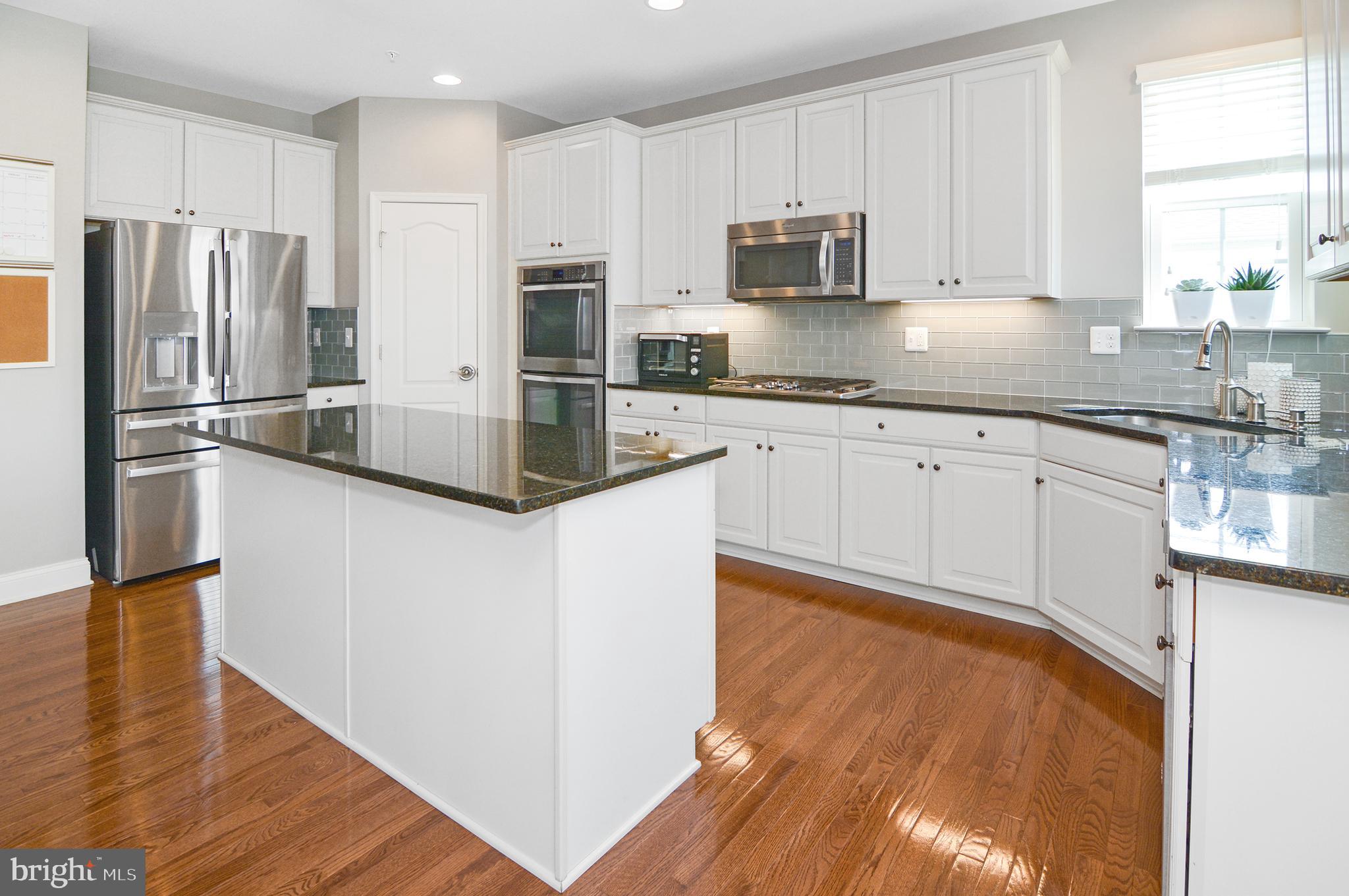 2307 Blackberry Road Baltimore, MD 21209 - Photo 8 of 37