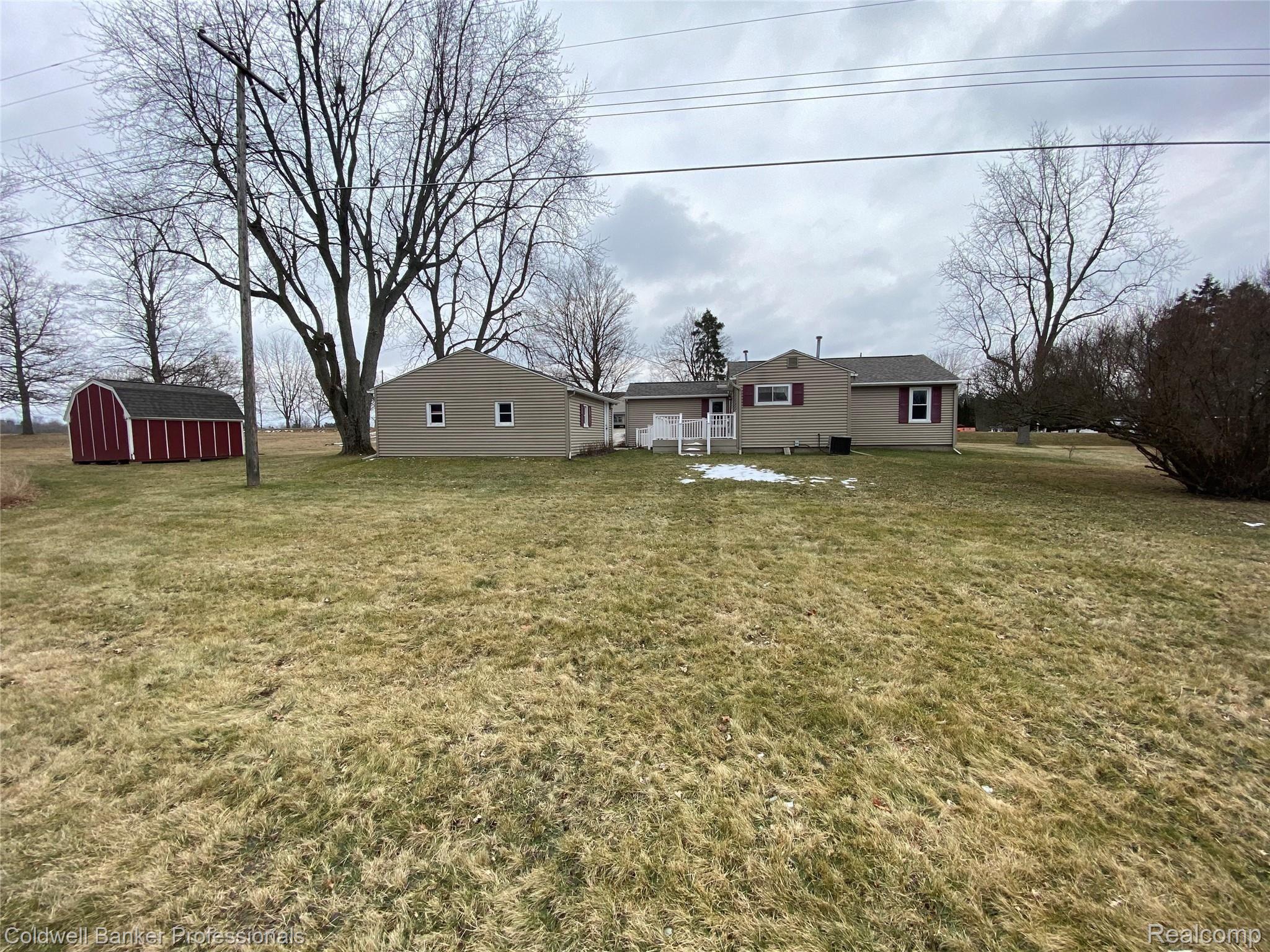 2329 Bowers Road Lapeer, MI 48446 - Photo 6 of 25 24F36DAA-01F6-4597-95E7-53C09ED99AE7.jpeg