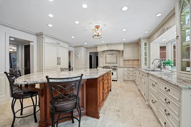 $1,695,000 | 10 Deepwood Road, Barrington Hills, IL 60010