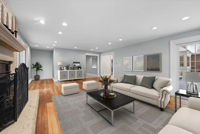 $1,695,000 | 10 Deepwood Road, Barrington Hills, IL 60010