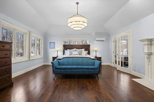 $1,695,000 | 10 Deepwood Road, Barrington Hills, IL 60010